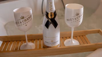 Dusche, Haartrockner, HandtĂŒcher