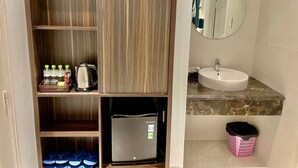 Family Double or Twin Room, 2 Queen Beds, Kitchenette, Beach View | Desk, blackout drapes, soundproofing, iron/ironing board - Hotel Gia An (Ho Chi Minh City)
