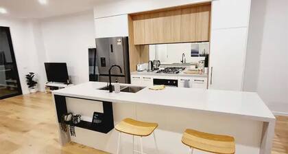 New and Modern Family Home by the Beach. Pet friendly!