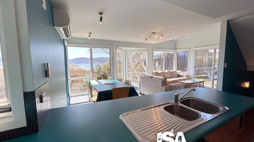 Atelier Ciel free standing house amazing lake views