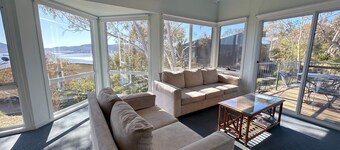 Atelier Ciel free standing house amazing lake views