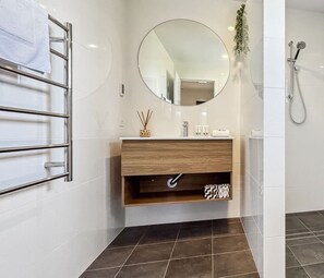 Douche, serviettes fournies