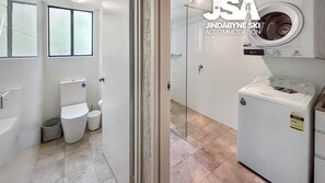 Bathroom - Central Park 3 two bedroom ground floor apartment (Jindabyne)