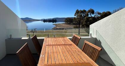 Horizons 317 studio right on the Lake