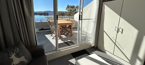 Horizons 317 studio right on the Lake
