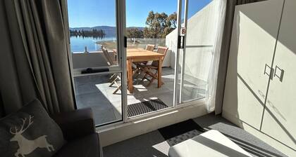 Horizons 317 studio right on the Lake