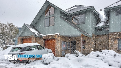 Ice Chalet 2 - Woodridge