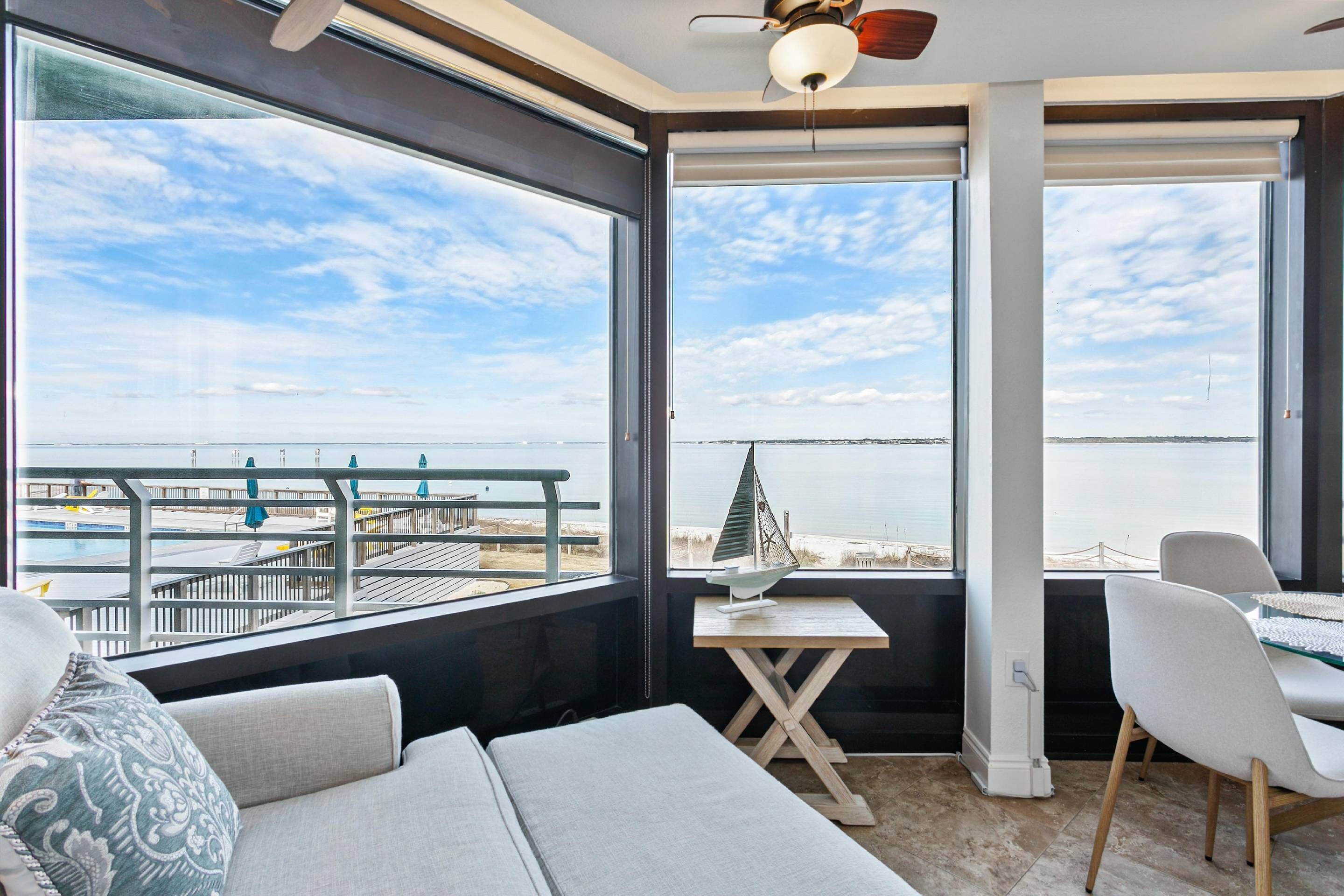 智能電視、DVD 播放機、音響