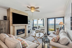 Smart-TV, DVD-Player, Stereoanlage