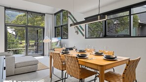 Dining - Ironmongie 1 (JackFrost) (Woodridge)