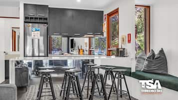 Wasserkocher mit Kaffee-/Teezubehör, Kochgeschirr/Geschirr/Besteck