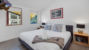 2 室のベッドルーム、アイロン / アイロン台、WiFi (無料)、ベッドシーツ