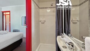 Shower - Tanderra 4 - cosy 2 bedroom, walking distance to shops and cafes (Jindabyne)