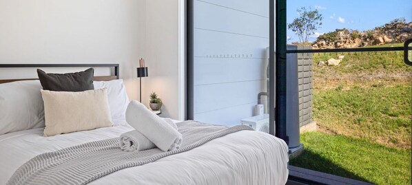 4 bedrooms, iron/ironing board, free WiFi