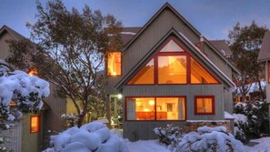 Exterior - Snowy Chalet - Central Village (Woodridge)