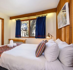 6 chambres, fer et planche à repasser, Wi-Fi gratuit, draps fournis