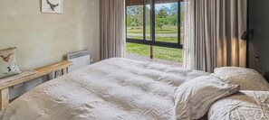 4 bedrooms, free WiFi