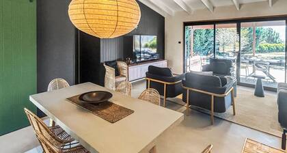 The Orchard - Stunning 4 bedroom house on acreage