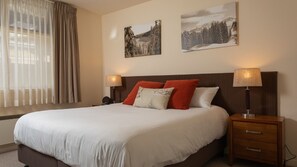 2 bedrooms, iron/ironing board, free WiFi, bed sheets - Squatters Run 12a - Central Village (Central Village)