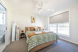 4 bedrooms, desk, iron/ironing board, travel cot