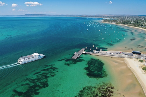 WHITE SANDS VILLA, OXFORD IN SORRENTO, FAMILY & PET SEASIDE GETAWAY!