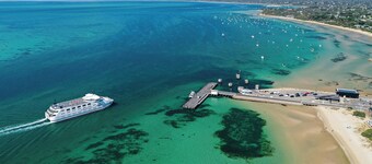 WHITE SANDS VILLA, OXFORD IN SORRENTO, FAMILY & PET SEASIDE GETAWAY!