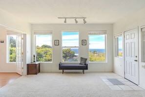 Interior - Oceanview, Walk to Beach & Hot Tub | Sea Breeze (Newport)