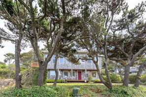 Exterior - Oceanview, Walk to Beach & Hot Tub | Sea Breeze (Newport)