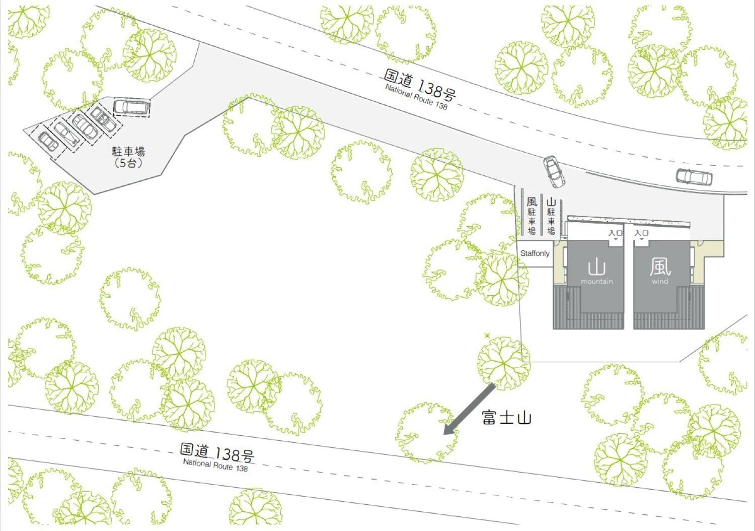 Een plattegrond van een hotel met een kamer in berg- en windthema, een parkeerplaats en de nabijgelegen nationale route 138.