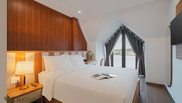 Deluxe Double or Twin Room | In-room safe, desk, laptop workspace, blackout drapes