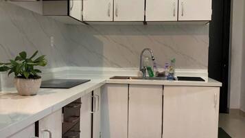 Villa, Balcony, Lake View | Private kitchen | Fridge, rice cooker, griddle, cookware/dishes/utensils