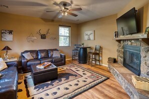 TV, fireplace