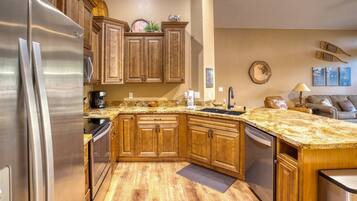 Fridge, oven, dishwasher, coffee/tea maker