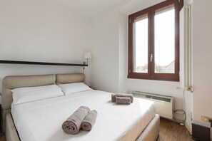 1 slaapkamer, een strijkplank/strijkijzer, wifi, beddengoed