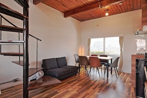 Una televisión, videojuegos