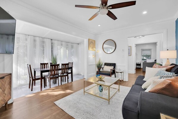 House | 3 bedrooms - Cozy Vibe Buckheadmessage Now for Summer Special (Atlanta)