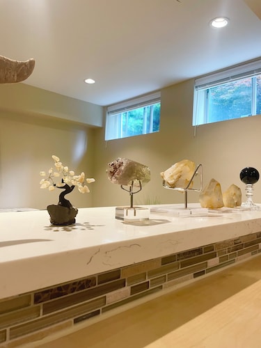 Beautiful Crystal Energy Suite / 4min sea / 20min downtown/welcome Pets