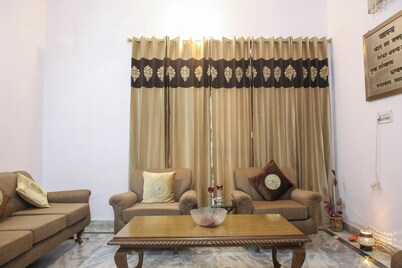 Aradhana's Home Stay