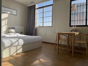 Iron/ironing board, free WiFi - JINJU ART  HOTEL (Guangzhou)