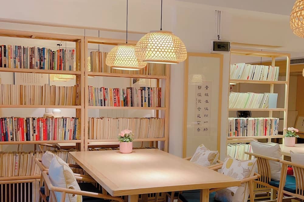 JINJU ART HOTEL