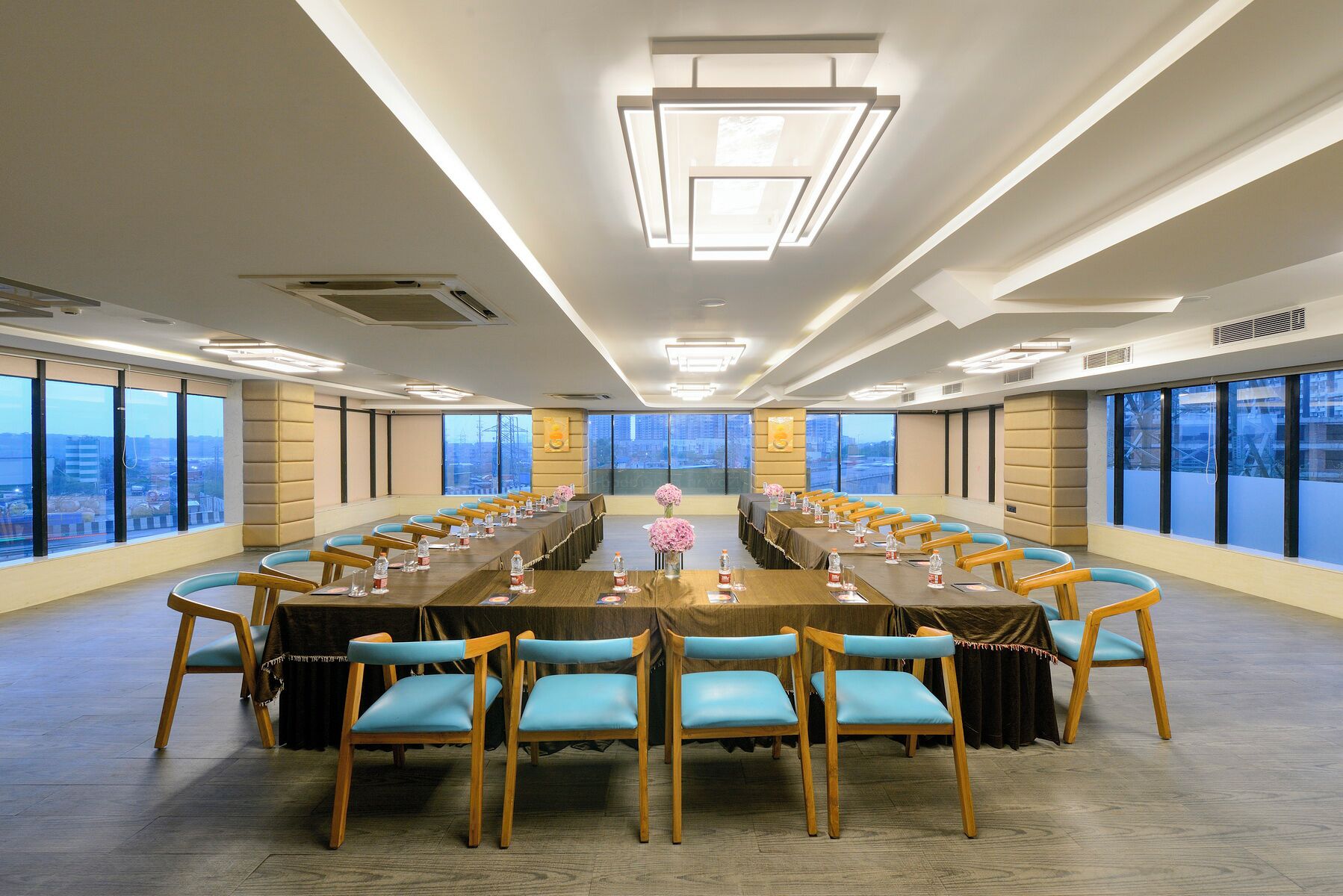 Photo - Clarks Inn Suites Hyderabad Airport
