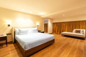 Minibar, in-room safe, iron/ironing board, free WiFi