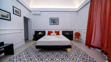 Safe på rommet, skrivebord, skrivebord for bærbar PC og lydisolert