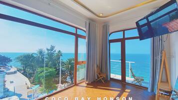 Deluxe Double Room, Sea View | Desk, iron/ironing board, free WiFi, bed sheets