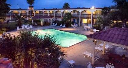 Beach Access Across the Street, Shared Heated Pool