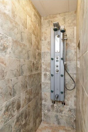 Shower, towels