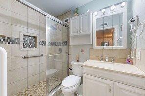 Shower - Beach Access Across the Street, Shared Heated Pool (Corpus Christi)