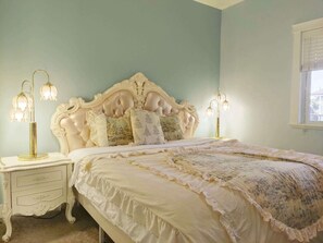 5 habitaciones, tabla de planchar con plancha, wifi y ropa de cama 