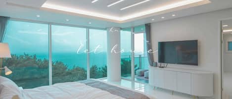Villa, Ocean View, Beachside | 5 bedrooms, desk, laptop workspace, blackout curtains