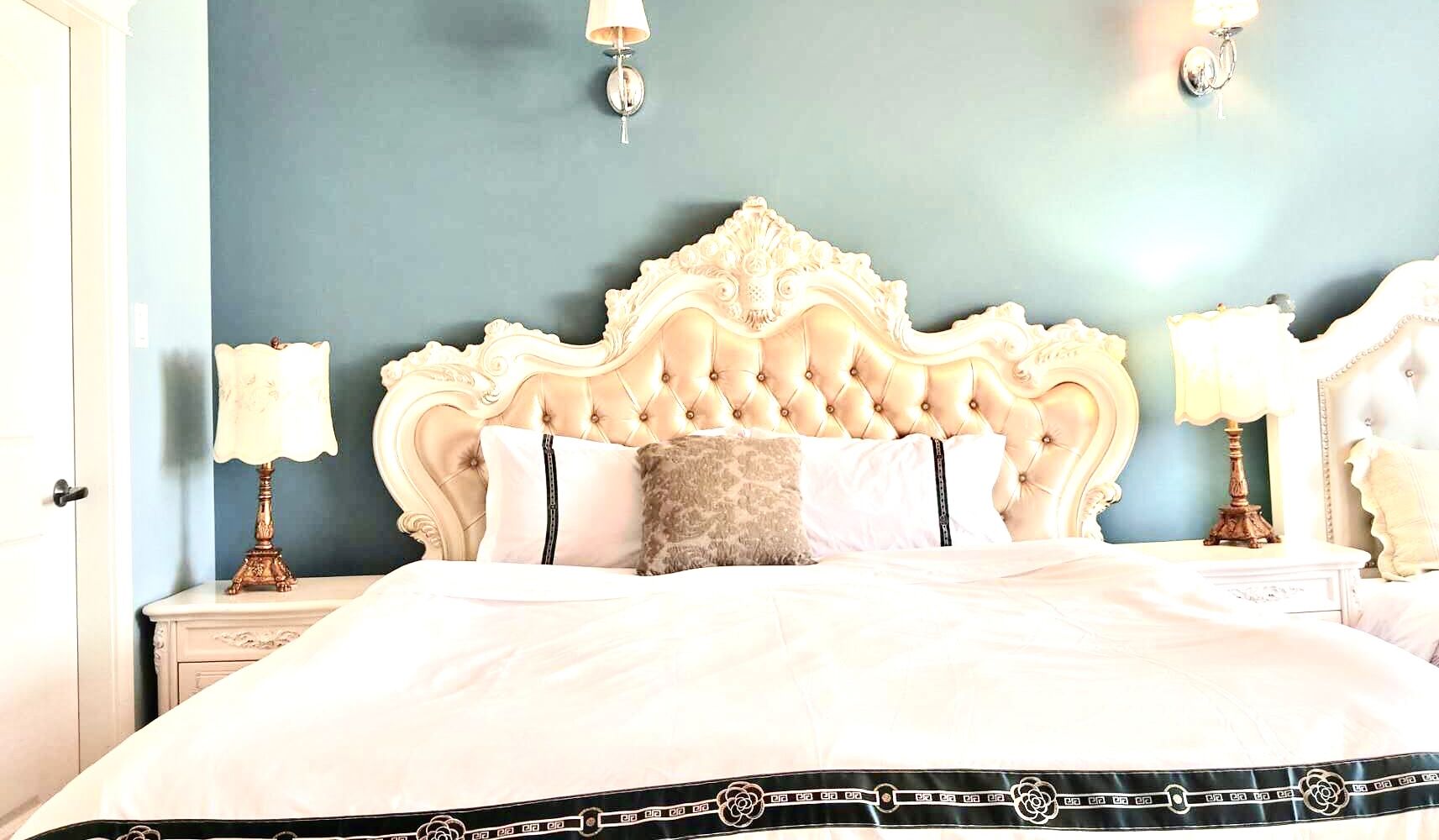 5 bedrooms, iron/ironing board, WiFi, bed sheets